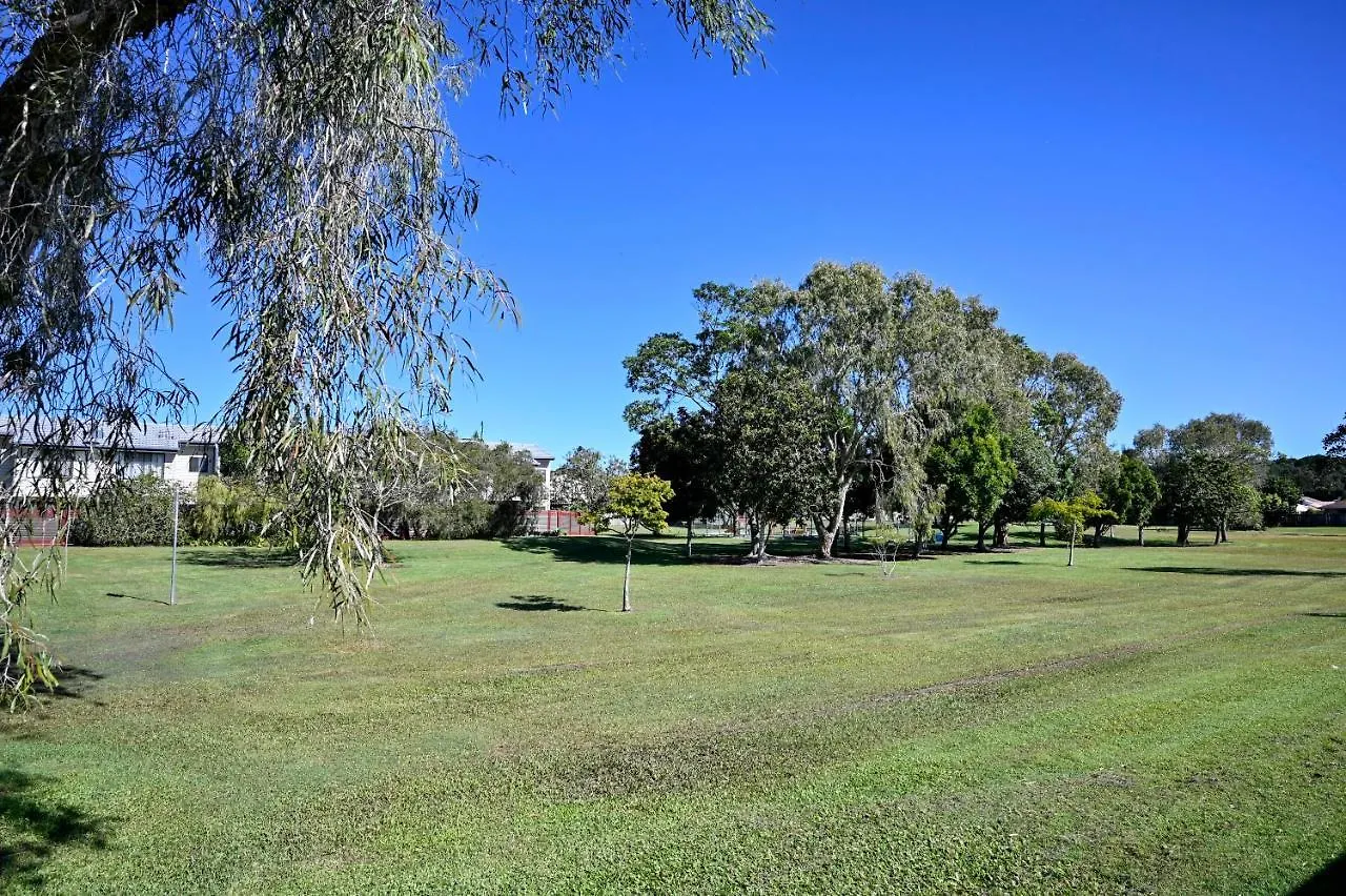 Maroochydore 3 B/R, 2 Bath, Townhouse Za4 0*,